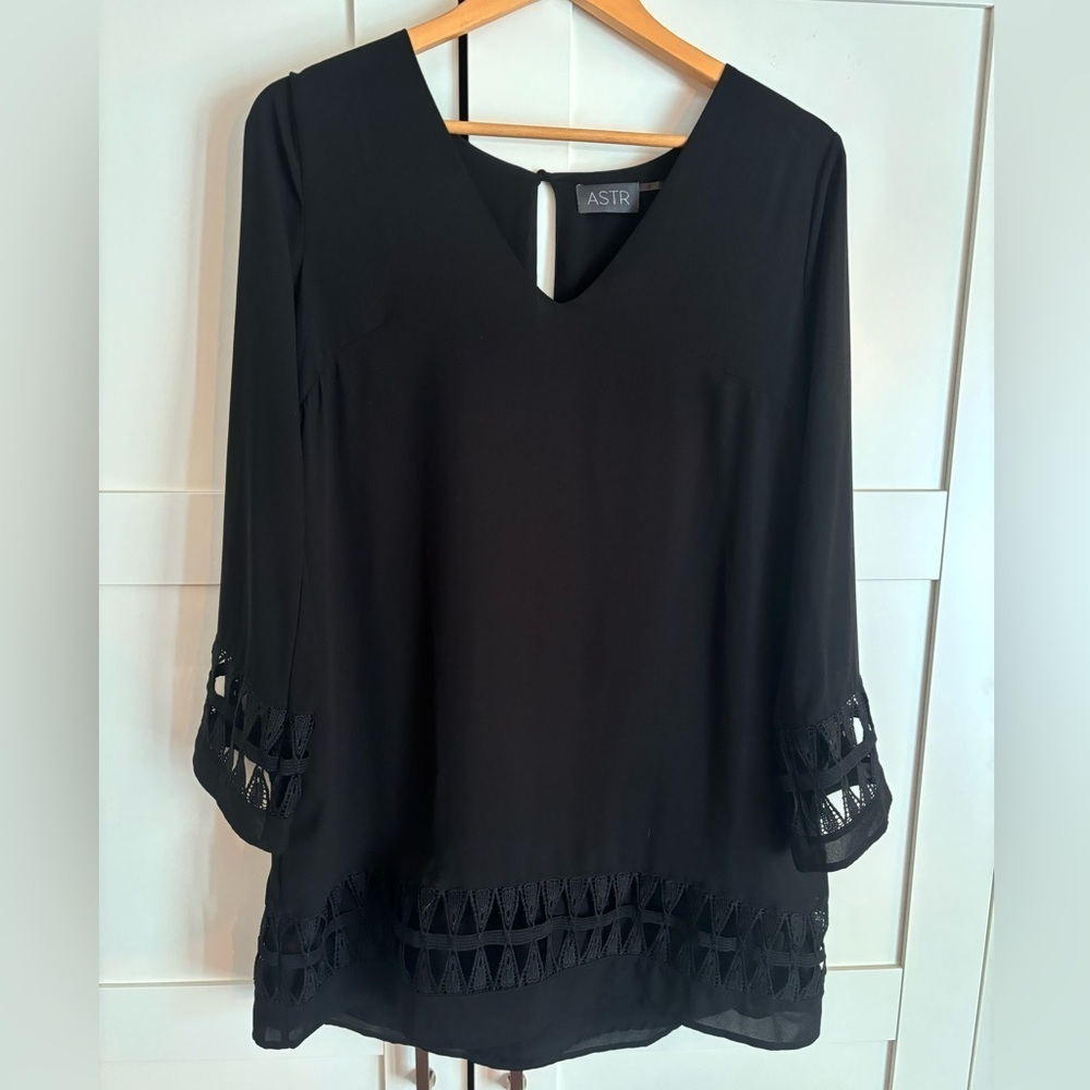 ASTR Flowy Lattice detail Dress long sleeve in black size small